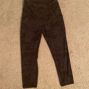 Lululemon time to sweat crop